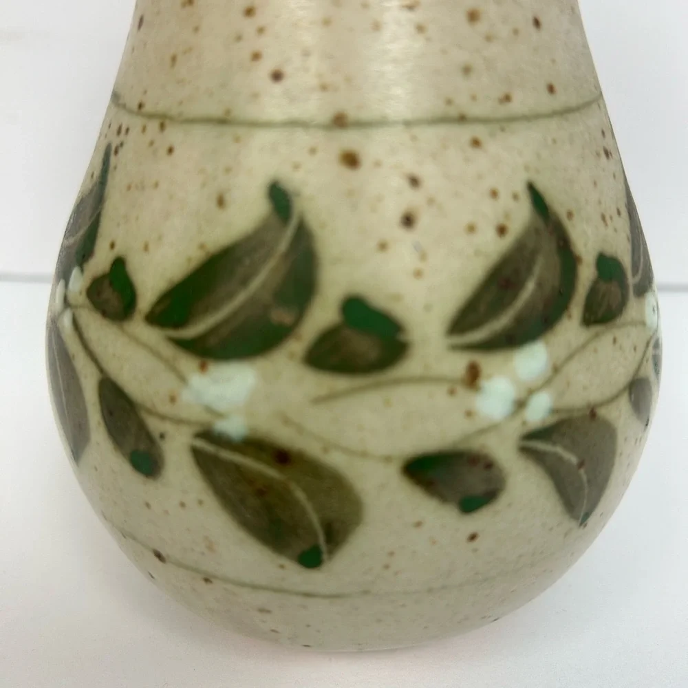 Vase/ pottery/ beautiful colors approx. 7”H by 3”/ please see pictures